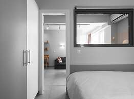 Big Apple, Nilie Hospitality MGMT