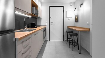 Big Apple, Nilie Hospitality MGMT