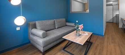 Big Apple, Nilie Hospitality MGMT