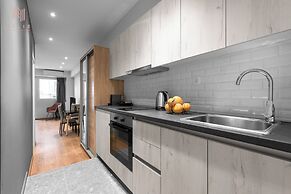 Big Apple, Nilie Hospitality MGMT