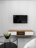 Big Apple, Nilie Hospitality MGMT