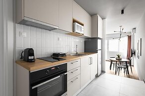 Big Apple, Nilie Hospitality MGMT