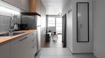 Big Apple, Nilie Hospitality MGMT