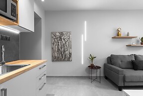 Big Apple, Nilie Hospitality MGMT