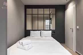 Big Apple, Nilie Hospitality MGMT