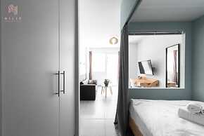 Big Apple, Nilie Hospitality MGMT