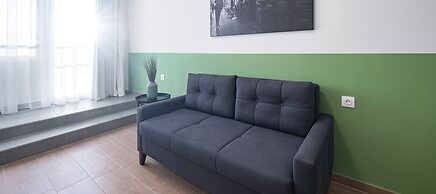 Big Apple, Nilie Hospitality MGMT