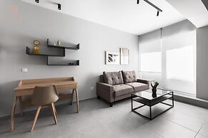 Big Apple, Nilie Hospitality MGMT