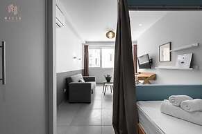 Big Apple, Nilie Hospitality MGMT