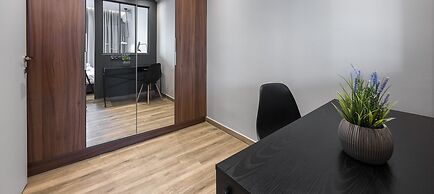 Big Apple, Nilie Hospitality MGMT