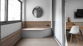 Big Apple, Nilie Hospitality MGMT