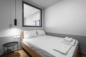 Big Apple, Nilie Hospitality MGMT