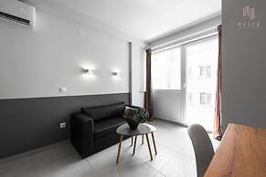 Big Apple, Nilie Hospitality MGMT