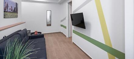 Big Apple, Nilie Hospitality MGMT