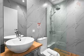 Big Apple, Nilie Hospitality MGMT