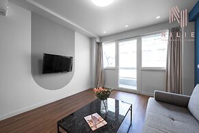 Big Apple, Nilie Hospitality MGMT