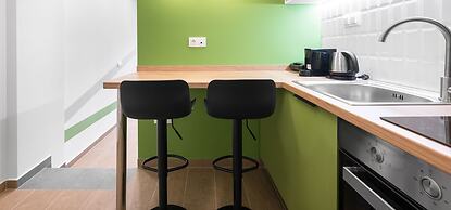 Big Apple, Nilie Hospitality MGMT