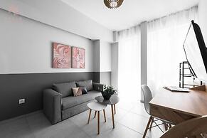 Big Apple, Nilie Hospitality MGMT