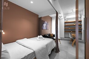 Big Apple, Nilie Hospitality MGMT