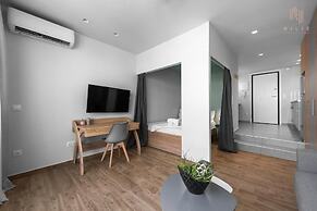 Big Apple, Nilie Hospitality MGMT