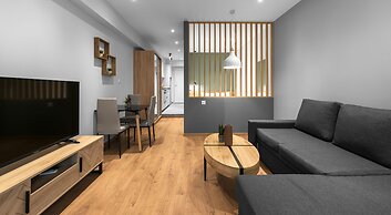 Big Apple, Nilie Hospitality MGMT