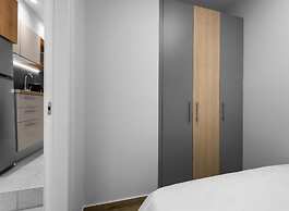 Big Apple, Nilie Hospitality MGMT