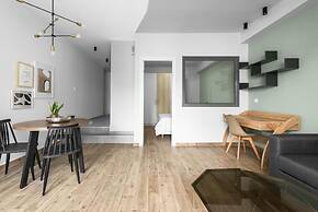 Big Apple, Nilie Hospitality MGMT