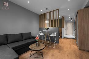 Big Apple, Nilie Hospitality MGMT