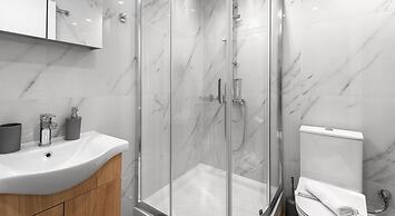 Big Apple, Nilie Hospitality MGMT