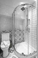 Big Apple, Nilie Hospitality MGMT