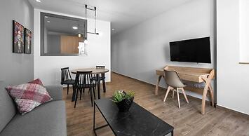 Big Apple, Nilie Hospitality MGMT