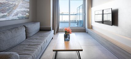 Big Apple, Nilie Hospitality MGMT