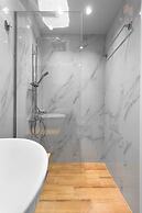 Big Apple, Nilie Hospitality MGMT