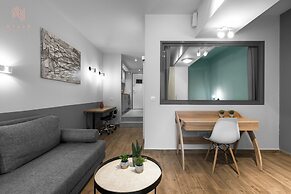 Big Apple, Nilie Hospitality MGMT