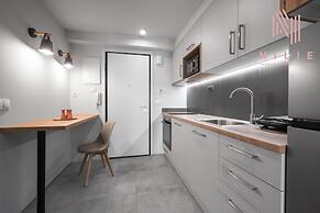 Big Apple, Nilie Hospitality MGMT