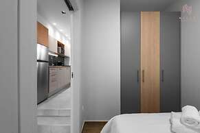 Big Apple, Nilie Hospitality MGMT