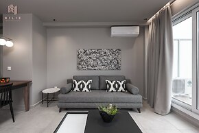 Big Apple, Nilie Hospitality MGMT