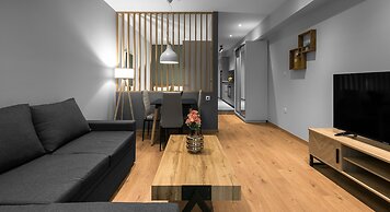 Big Apple, Nilie Hospitality MGMT