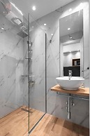 Big Apple, Nilie Hospitality MGMT