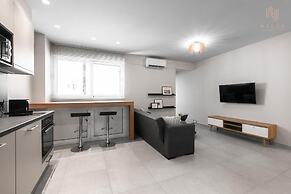 Big Apple, Nilie Hospitality MGMT