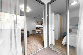 Big Apple, Nilie Hospitality MGMT