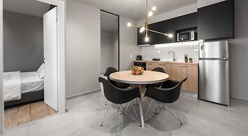 Big Apple, Nilie Hospitality MGMT