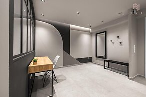 Big Apple, Nilie Hospitality MGMT