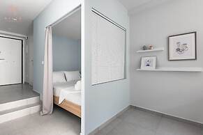 Big Apple, Nilie Hospitality MGMT