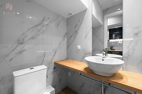 Big Apple, Nilie Hospitality MGMT