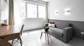 Big Apple, Nilie Hospitality MGMT