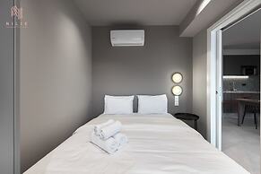 Big Apple, Nilie Hospitality MGMT