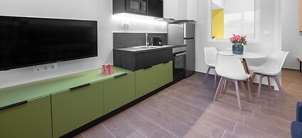 Big Apple, Nilie Hospitality MGMT