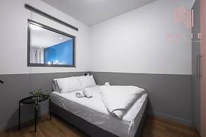 Big Apple, Nilie Hospitality MGMT