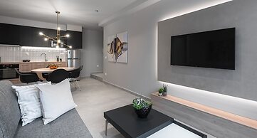 Big Apple, Nilie Hospitality MGMT